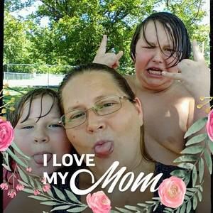 Meet your Posher, Eva